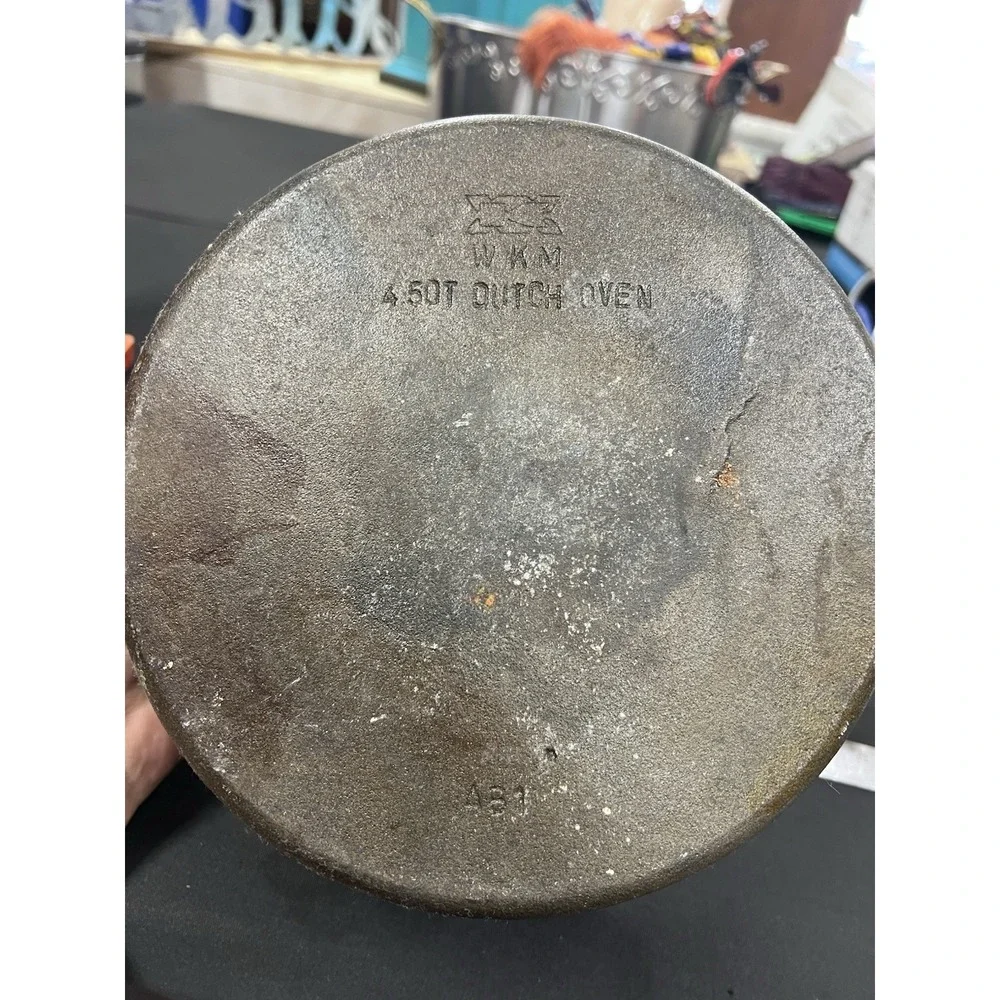 WKM 4.5 Qt. Cast Iron Dutch Oven w/ Matching‎ Lid 10in Fry Pan